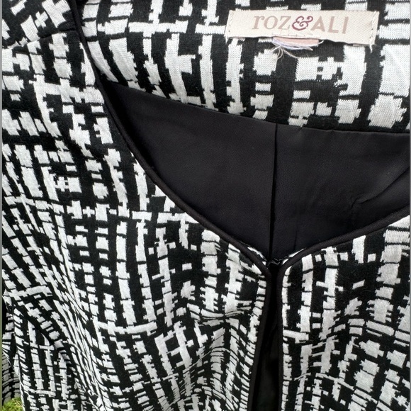 Roz & Ali blazer jacket - Picture 4 of 5